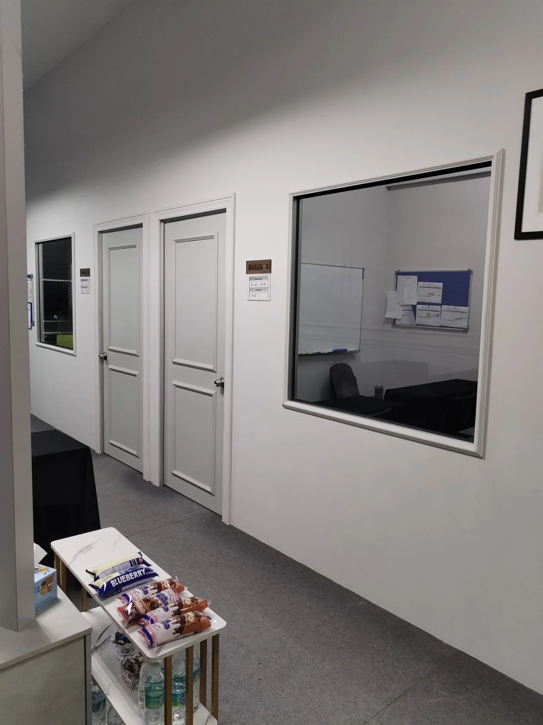 Koridor dan pintu bilik kelas RHFocus Bandar Seri Putra